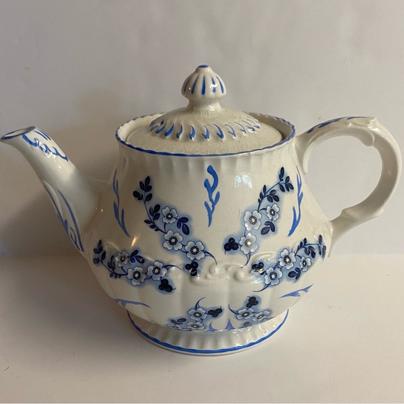 Ellgreave England Other - Vintage Ellgreave England teapot with beautiful blue floral pattern .